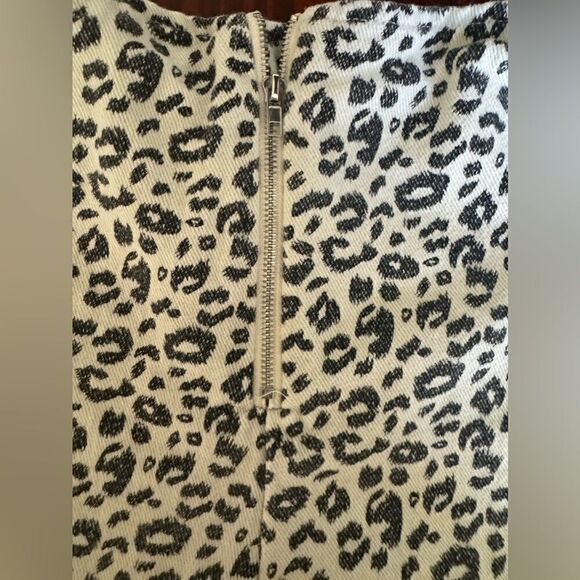 AltarādāStateāLeopardāShorts - Picture 4 of 6